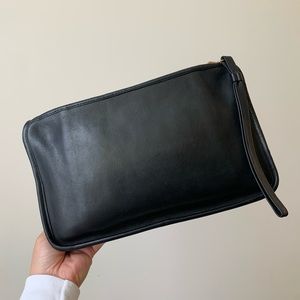 Vintage Coach Black Zippered Clutch/Basic Bag (9455)